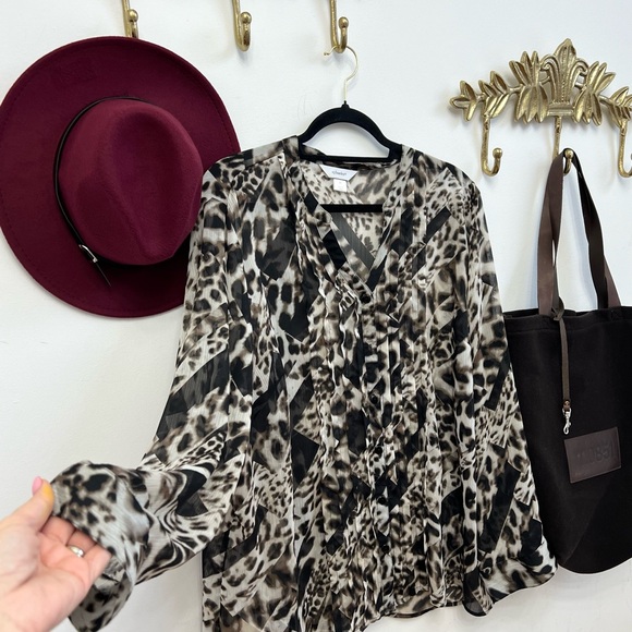 Animal print tunic blouse 2X - Picture 2 of 3